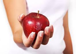 مصرف یک سیب = عدم مراجعه به پزشک